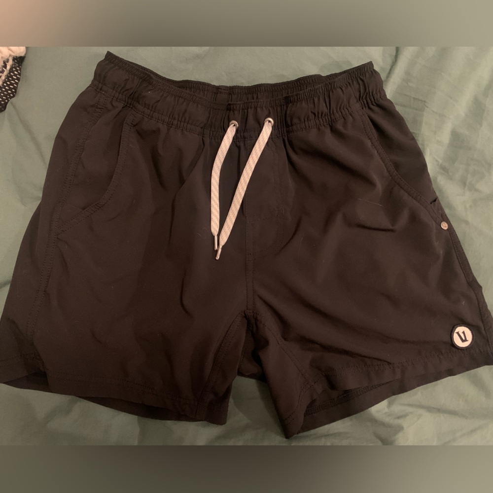 Men’s Vuori shorts. Worn but good condition. Size small